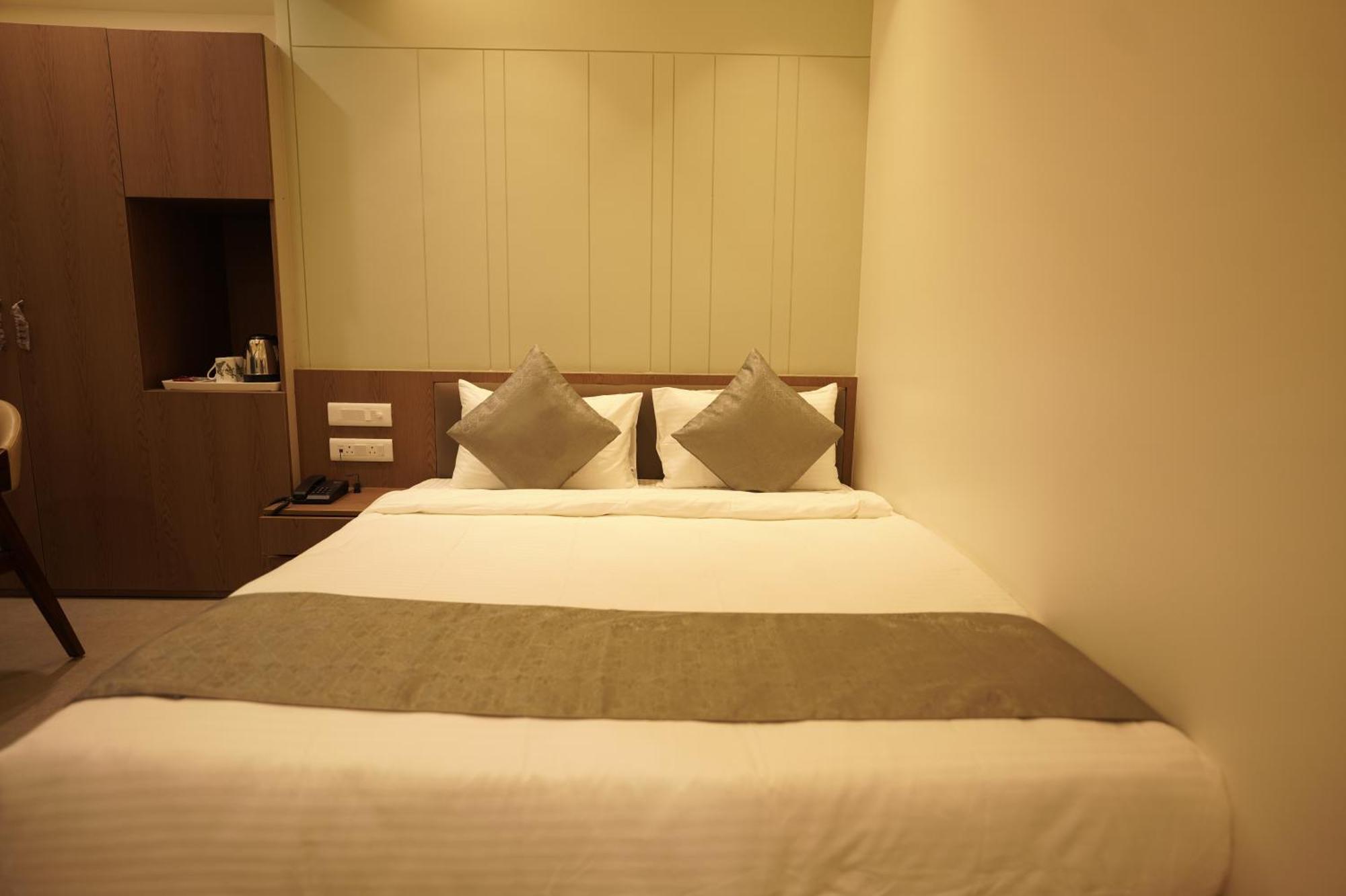 A Square Executive Hotel Aurangabad  Eksteriør billede