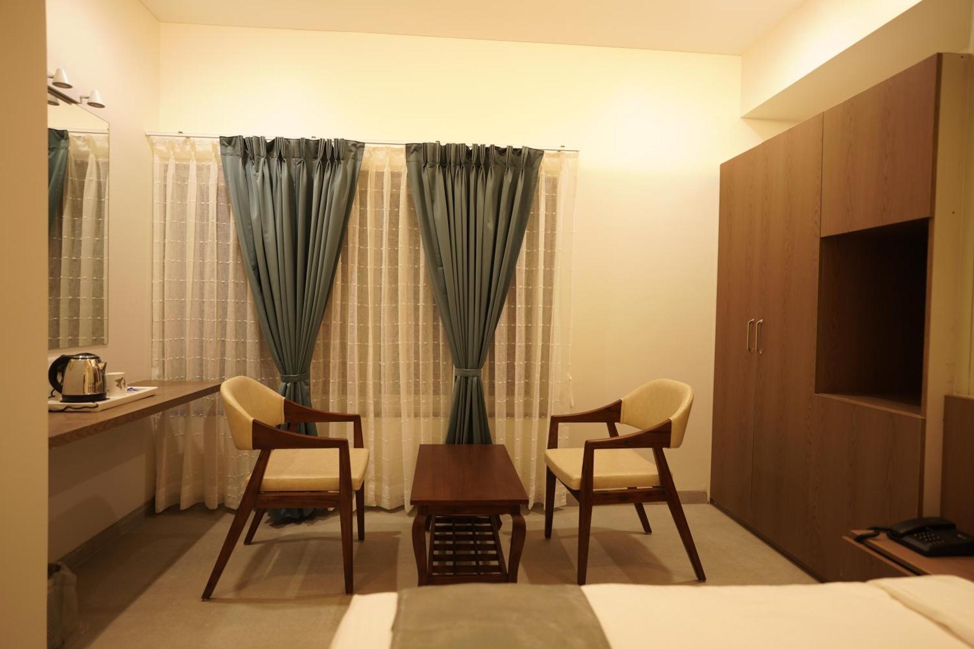 A Square Executive Hotel Aurangabad  Eksteriør billede