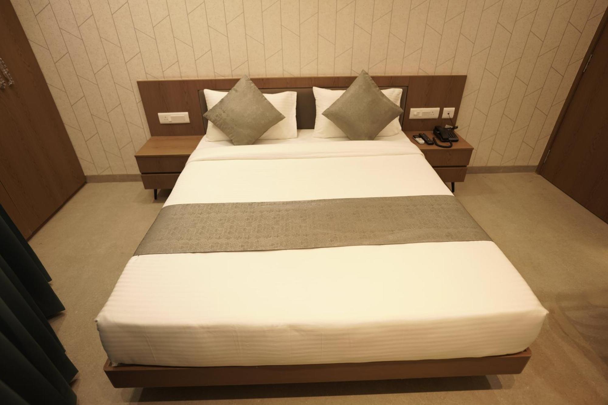 A Square Executive Hotel Aurangabad  Eksteriør billede