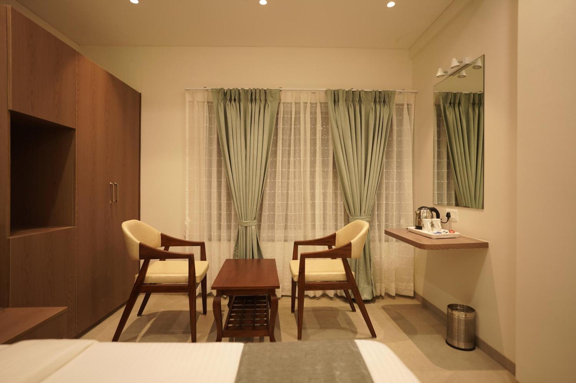 A Square Executive Hotel Aurangabad  Eksteriør billede