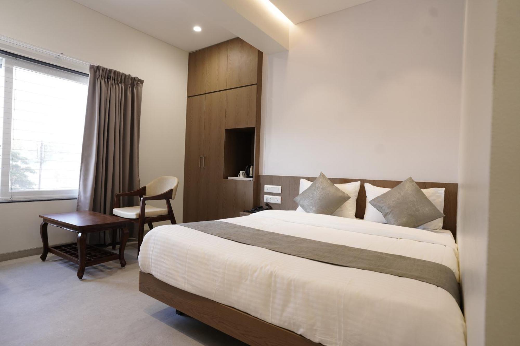 A Square Executive Hotel Aurangabad  Eksteriør billede