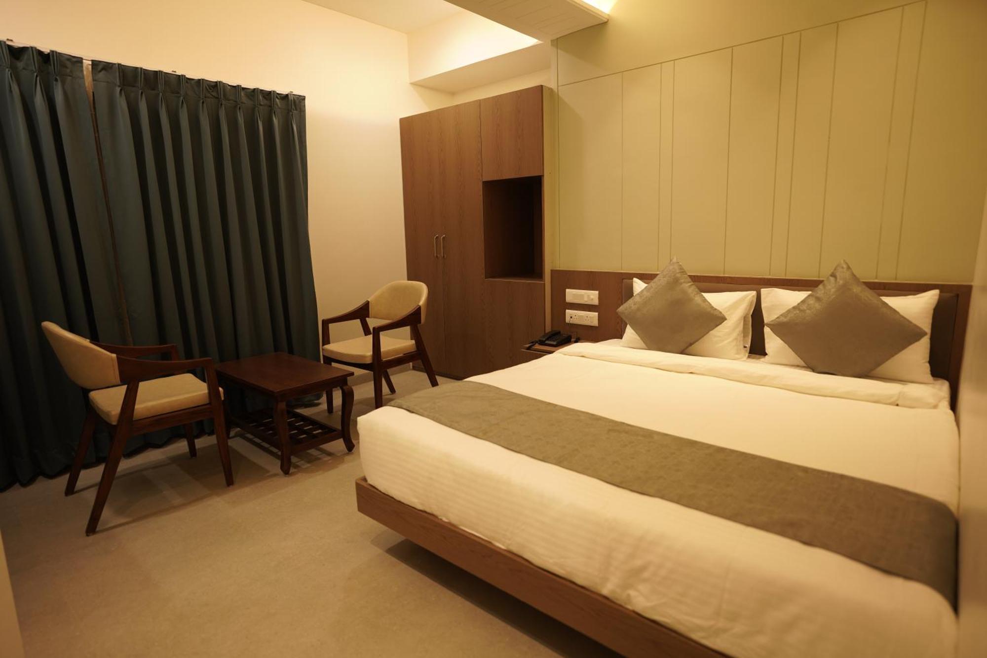 A Square Executive Hotel Aurangabad  Eksteriør billede